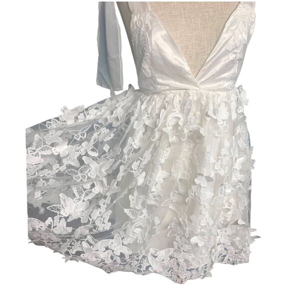 The Post‎ Women’s 3D Butterfly Babydoll Mini Dress V-neck Backless White Small - Picture 3 of 10